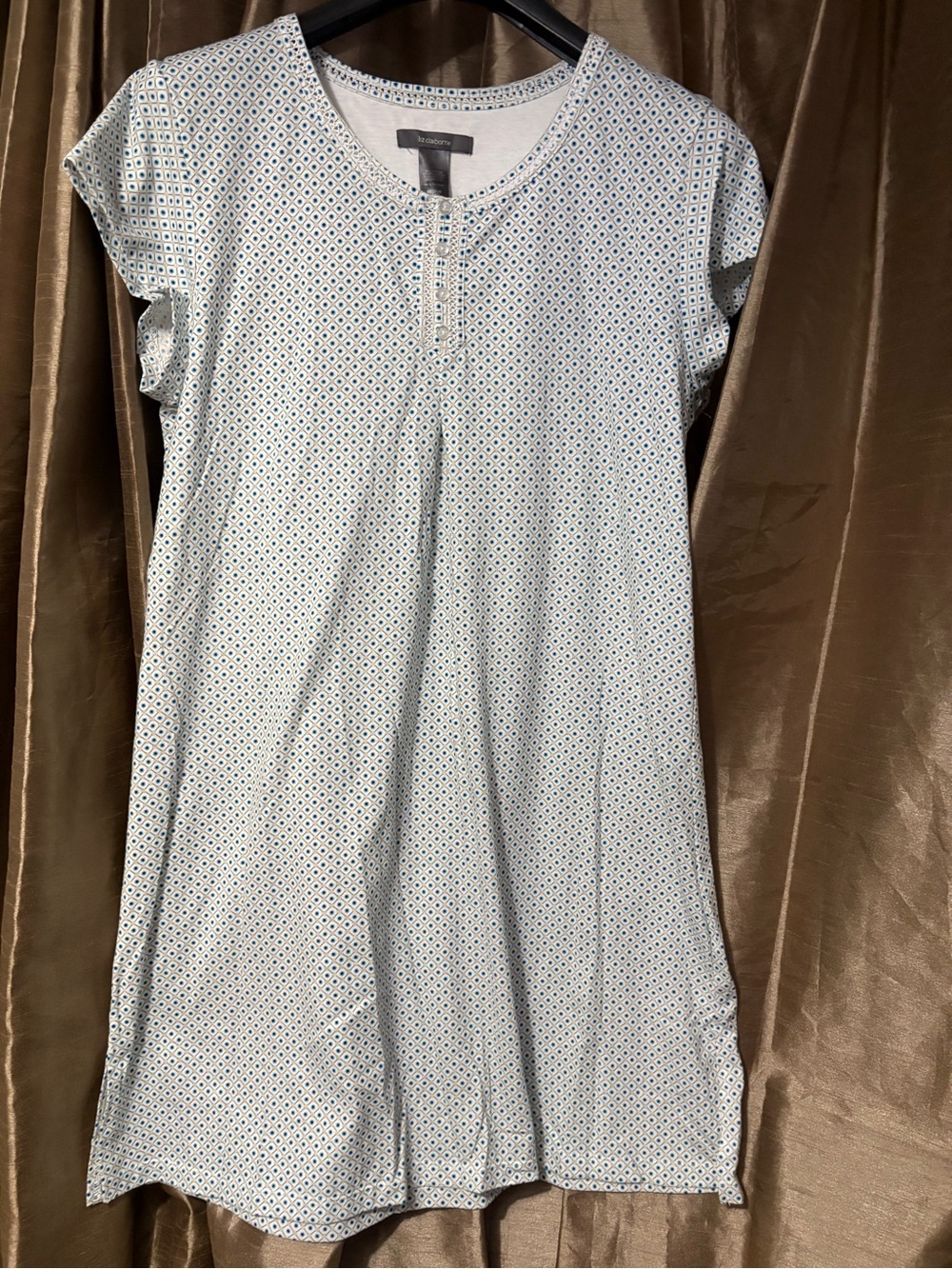 Liz Claiborne White and Blue Patterned Tunic #2316